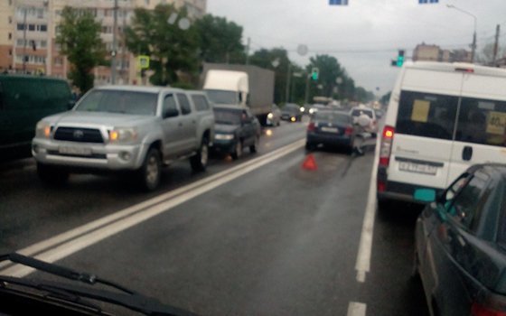 В Смоленске ДТП на Крупской собрало огромную пробку