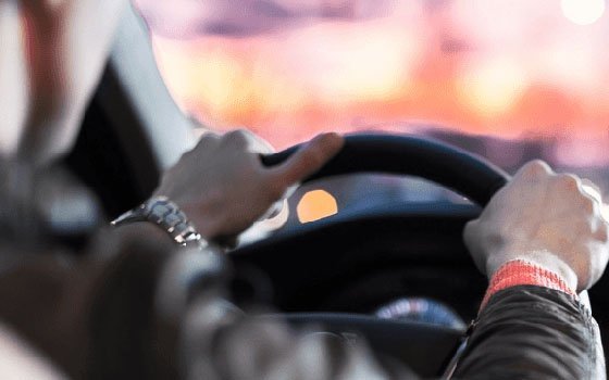 Двоим смоленским юношам приглянулось чужое авто на стоянке