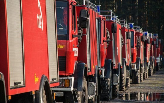 На трассе «М-1» в Смоленской области в пути загорелся большегруз