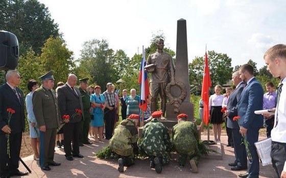 В деревне Чистик открыли памятник Воину-освободителю