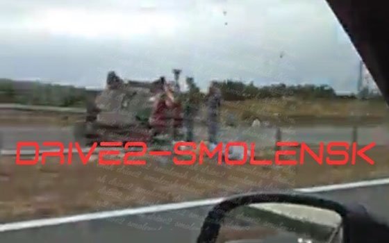 На Московском шоссе в Смоленске легковое авто опрокинулось на крышу