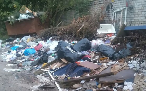 На Нахимова в Смоленске образовалась большая свалка