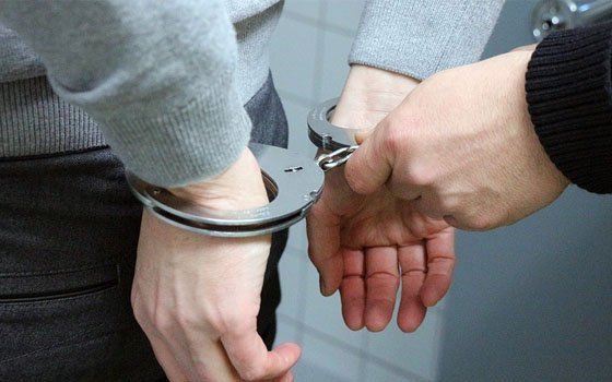 В Ярцеве двое мужчин угнали «ЗИЛ-131» и попали в аварию