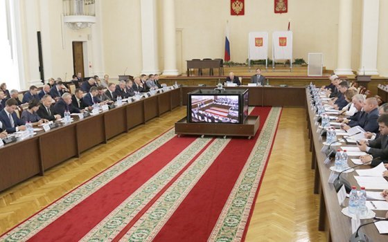 Вотум доверия: Игорь Ляхов вновь избран председателем Смоленской областной думы VI созыва