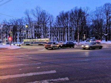 На улице Фрунзе в Смоленске столкнулись две «легковушки» 