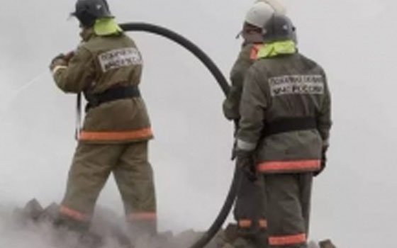 В Смоленском районе на пожар выезжали сразу семь огнеборцев 