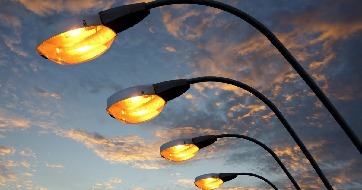 Смоленскэнерго в 2019 году проведет техническое обслуживание более 30 тысяч светильников наружного освещения 