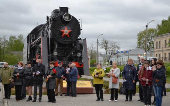 В канун Дня Победы смоленские железнодорожники поздравили ветеранов 