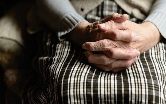 Вязьмичка «навела порядок» в доме 81-летней пенсионерки 