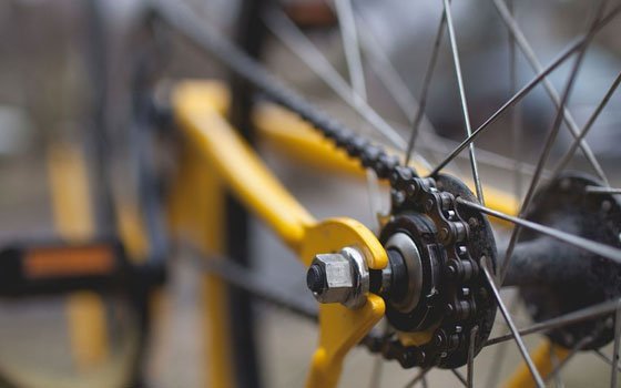 Полиция ищет очевидцев ДТП с пострадавшим велосипедистом в Угре 