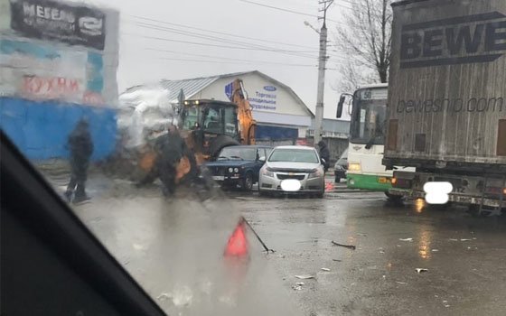 Из-за ДТП на Шевченко в Смоленске случился транспортный коллапс 