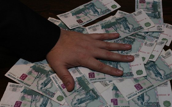 Иностранец подозревается в покушении на дачу взятки в Смоленском районе 