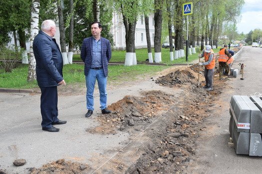 В селе Глинка продолжается ремонт центральной дороги 