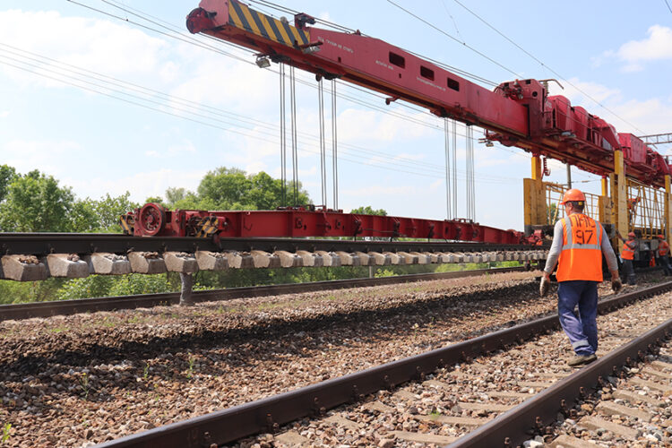 Около 11 км пути отремонтировано в Смоленской области с начала ремонтно-путевой кампании 