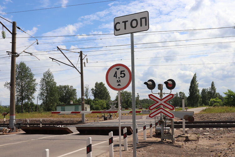 Движение автомобилей через переезд около станции Издешково в Смоленской области будет ограничено 23-26 августа 