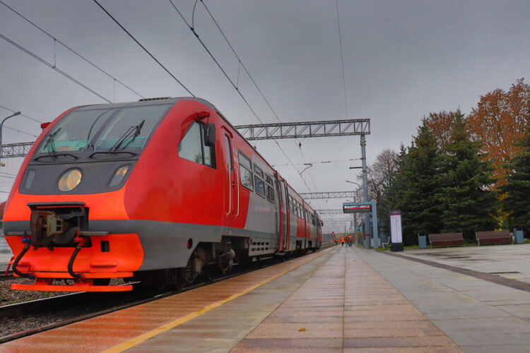 Расписание пригородных поездов в Смоленской области изменится в ноябрьские праздники 