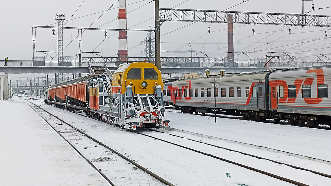 19 единиц специализированной техники для борьбы с непогодой зимой подготовлено на железной дороге в Смоленской области 