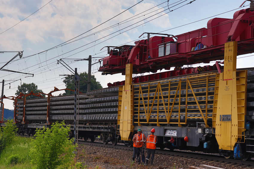 Более 15 км пути отремонтируют железнодорожники в Смоленской области во время ремонтно-путевой кампании в 2023 году 