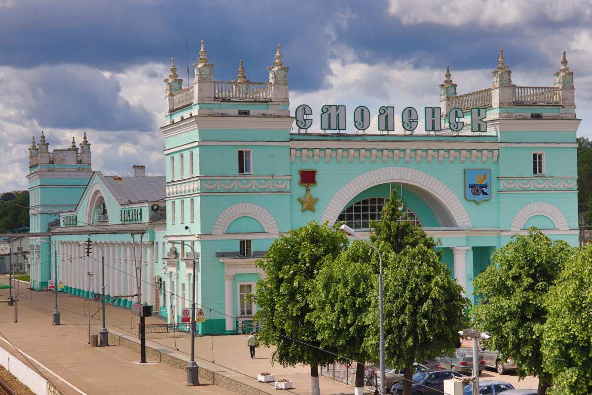 Всероссийский флэшмоб пройдет на железнодорожных вокзалах Москвы и Смоленска в День железнодорожника 