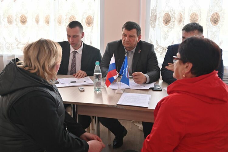 Игорь Ляхов выслушал угранцев 