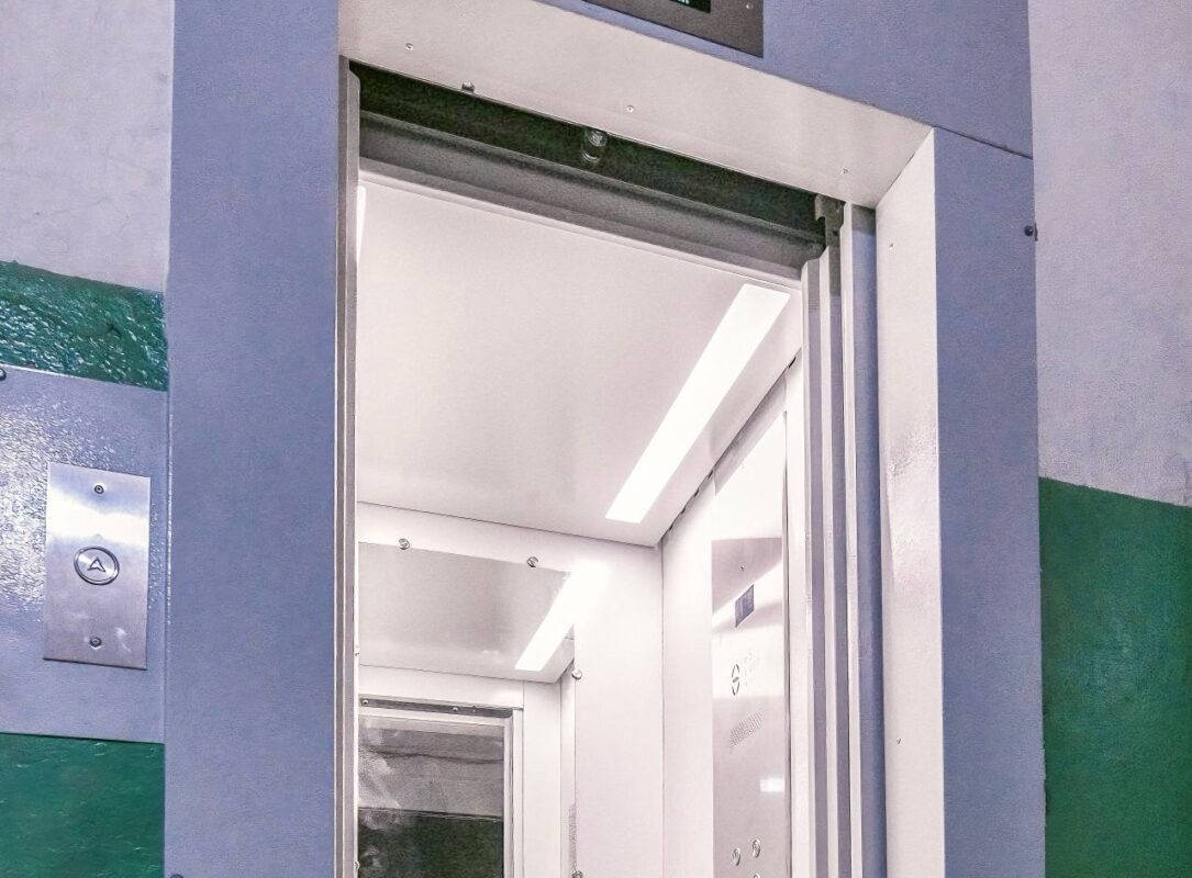 Лифт подлежит замене 