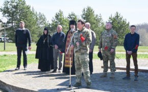 Под Вязьмой подняли останки 64 советских воинов
