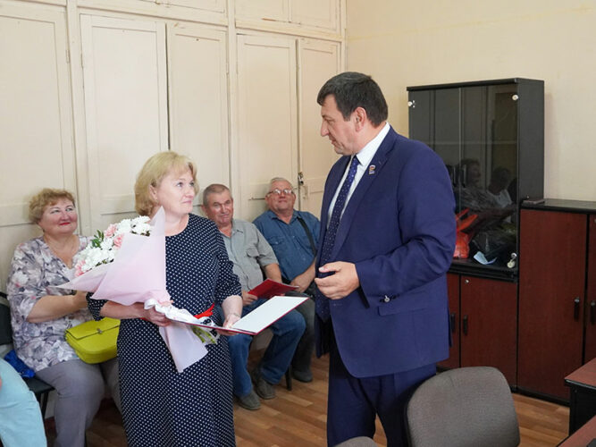 Крыши, батареи и новый праздник 